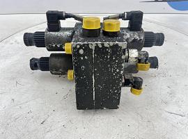 Liebherr LTM Outrigger valve