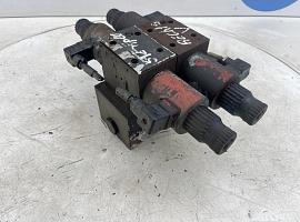Liebherr LTM Outrigger valve