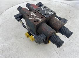Liebherr LTM Outrigger valve