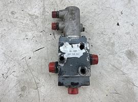 Liebherr LTM 1060/1070 Directional control valve steering