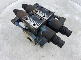 Liebherr LTM 1070 Outrigger valve