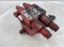 Liebherr LTM Outrigger valve