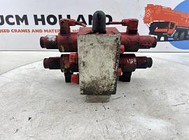 Liebherr LTM Outrigger valve