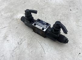 Liebherr LTM 1080/1 DIRECTIONAL CONTROL VALVE