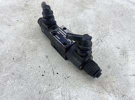 Liebherr LTM 1080/1 DIRECTIONAL CONTROL VALVE