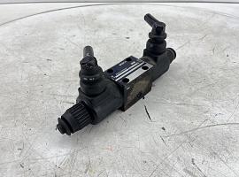 Liebherr LTM 1080/1 DIRECTIONAL CONTROL VALVE