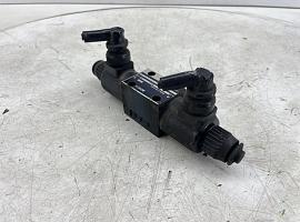 Liebherr LTM 1080/1 DIRECTIONAL CONTROL VALVE