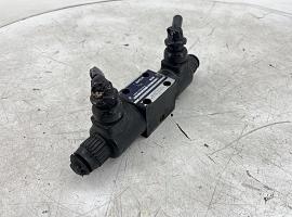 Liebherr LTM 1080/1 DIRECTIONAL CONTROL VALVE