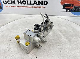 Liebherr LTM 1045-3.1 Control plate