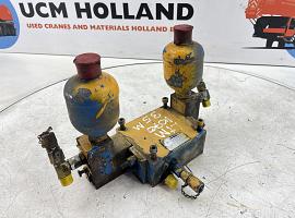 Liebherr LTM 1070 Swing gear valve