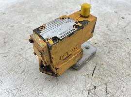 Liebherr LTM 1030 DIRECTIONAL CONTROL VALVE