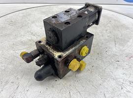 Grove GMK 3050 Axle lock valve