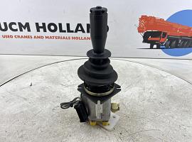 Liebherr LTM 1025 joystick