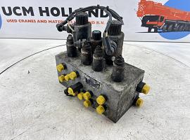 Liebherr LTM 1400-7.1 hydro control block