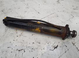 Grove GMK 3050 outrigger cylinder front 