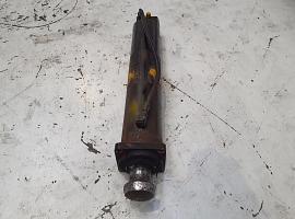Grove GMK 3050 outrigger cylinder front 