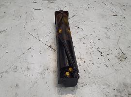 Grove GMK 3050 outrigger cylinder front 