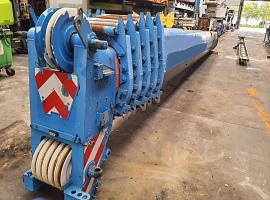 Liebherr LTM 1100-4.2 telescopic section 1