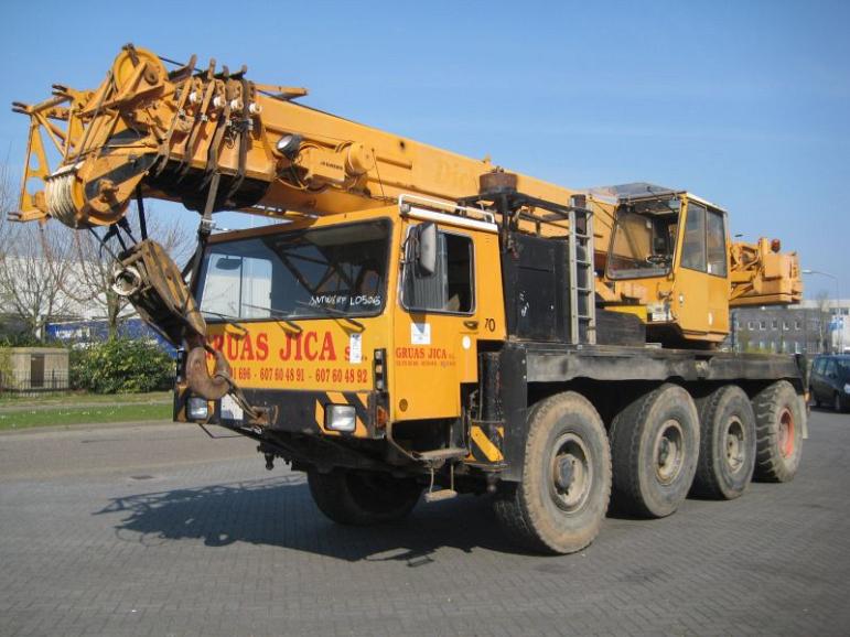 Liebherr LTM 1050-4