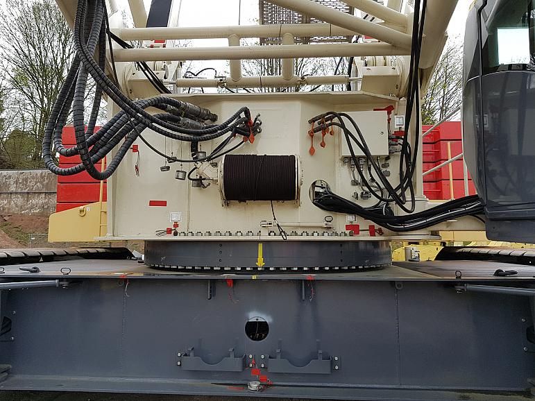 Crawler Crane 300T