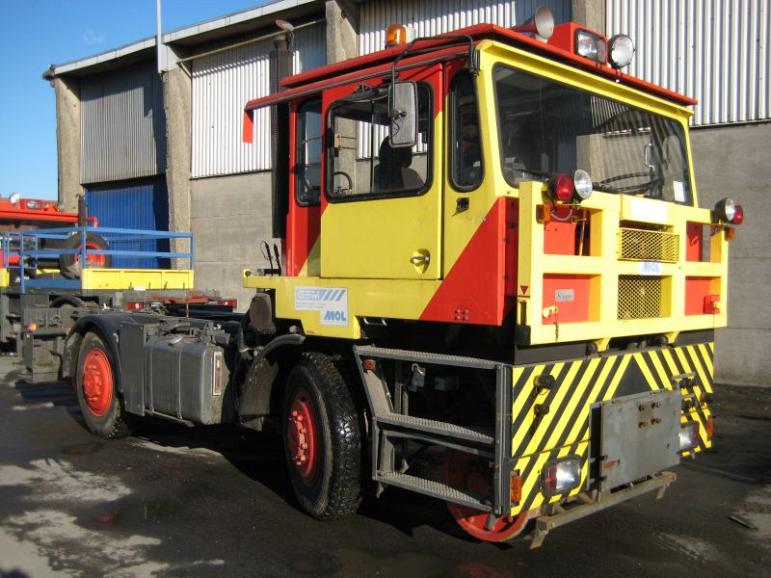 Mol Rail/road puller