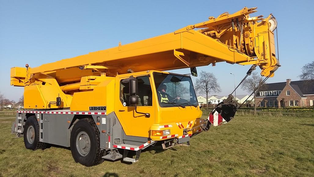 Liebherr LTM 1040-2.1