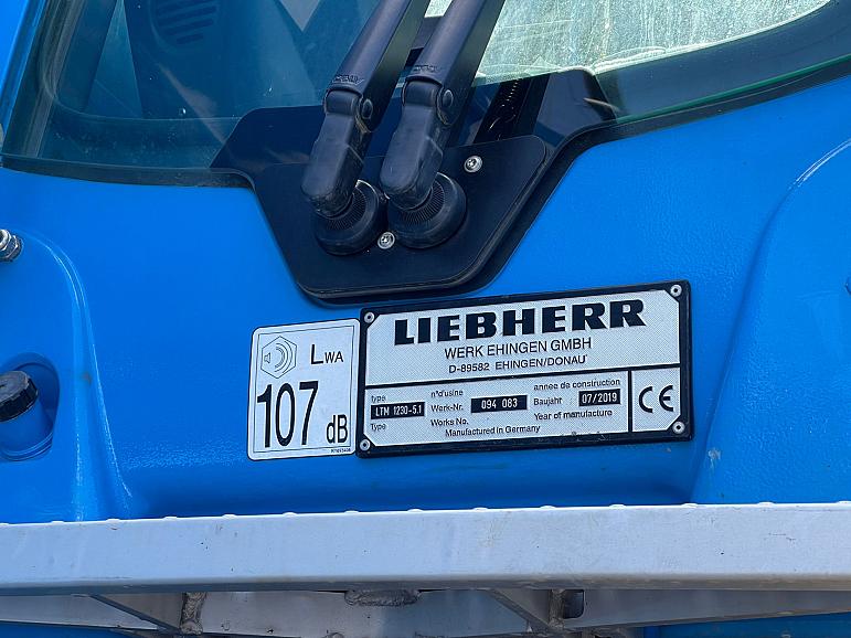 Liebherr LTM 1230-5.1 