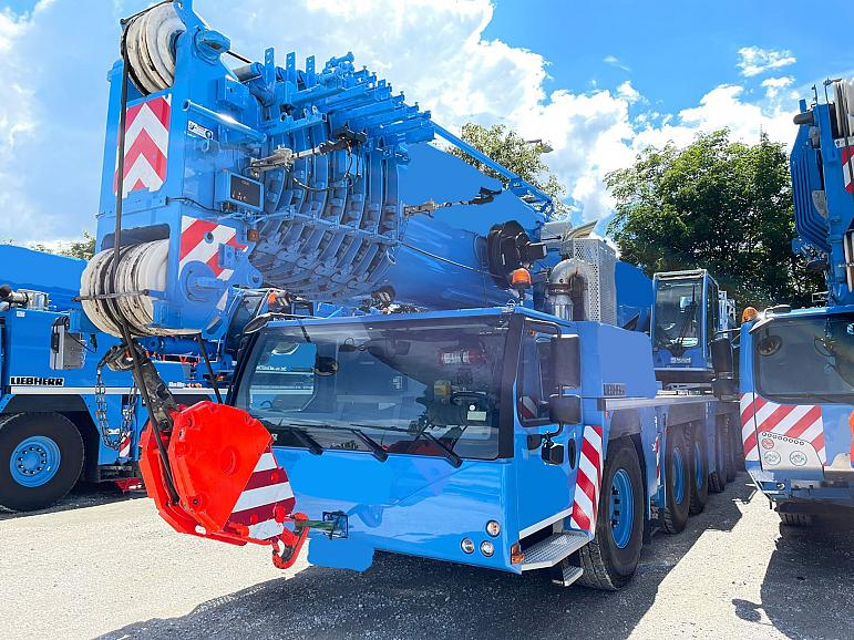 Liebherr LTM 1230-5.1 