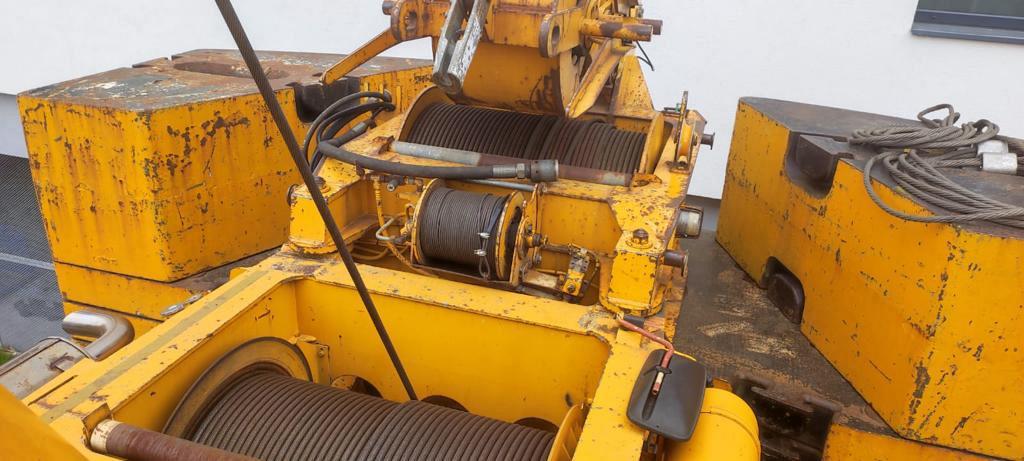 Liebherr LTM 1300