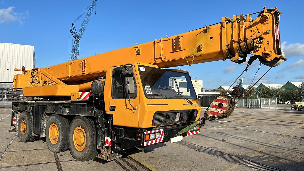 Grove GMK 3050