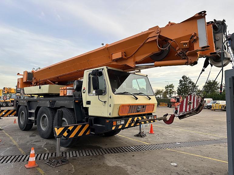 Grove GMK 3050