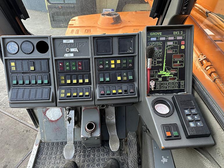 Grove GMK 3050
