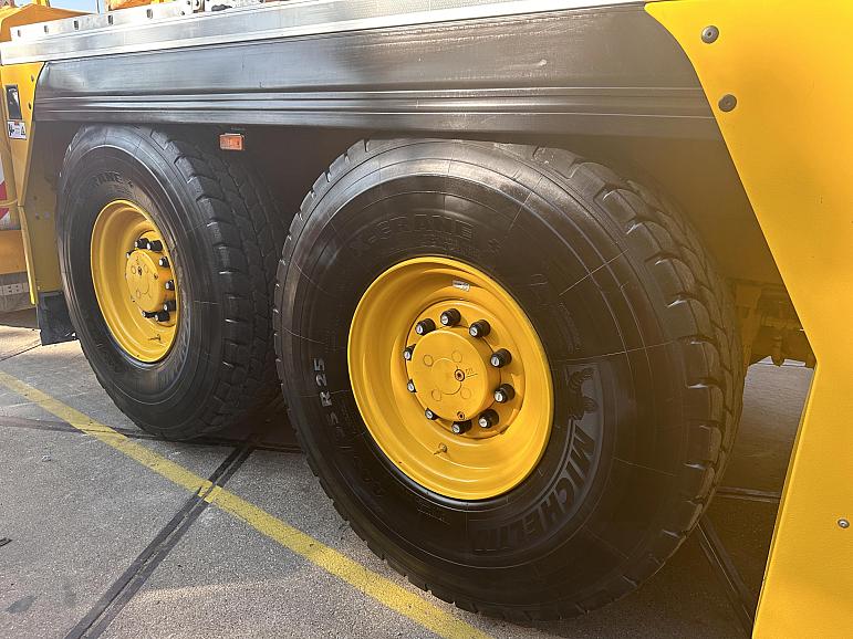 Liebherr LTM 1300-6.2