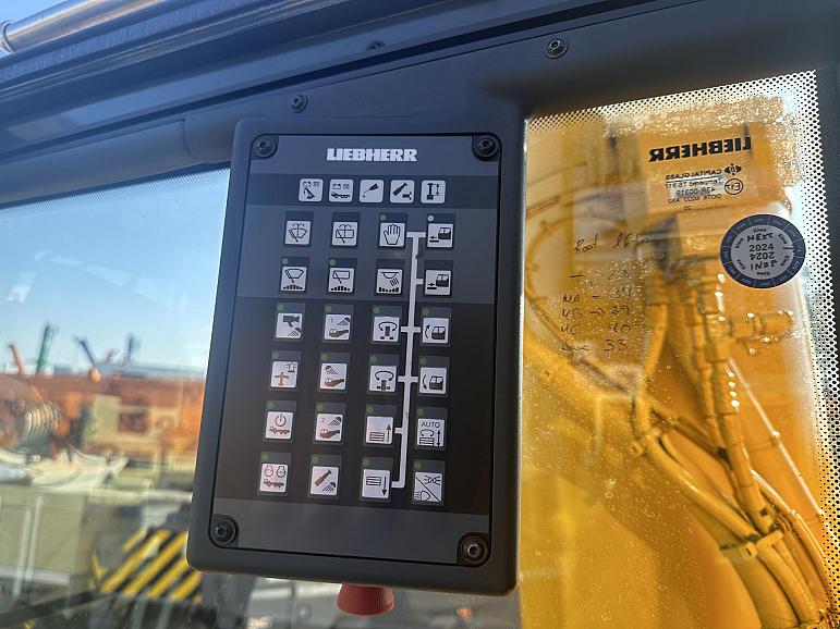 Liebherr LTM 1300-6.2