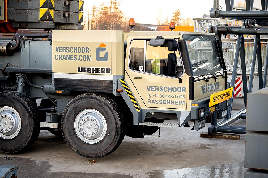Liebherr LG 1550 / LTM 1800