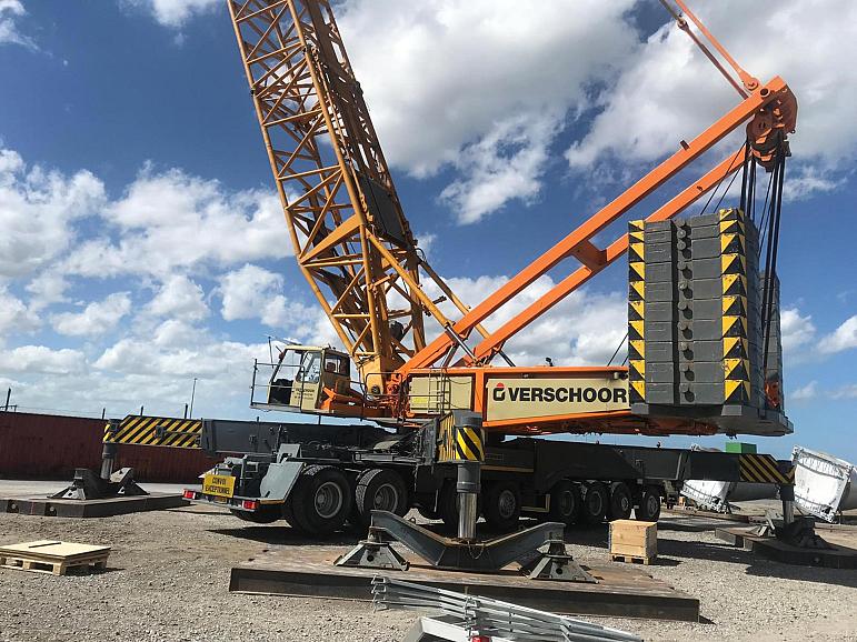 Liebherr LG 1550 / LTM 1800