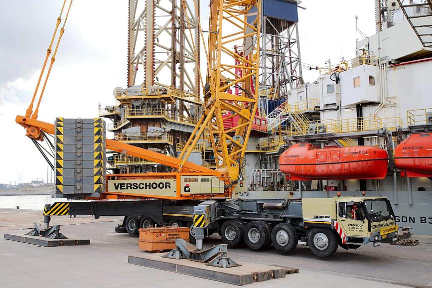 Liebherr LG 1550 / LTM 1800