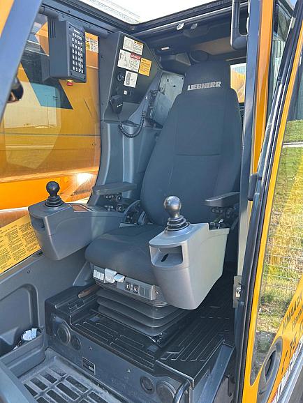 Liebherr LTM 1070-4.2