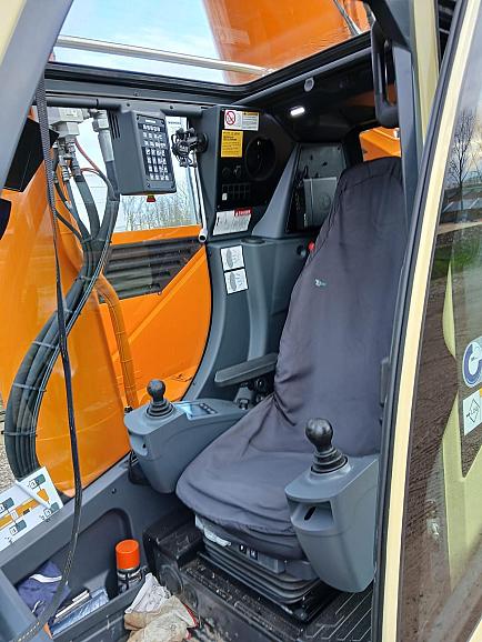 Liebherr LTM 1300-6.3 