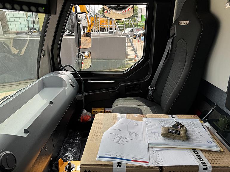 Liebherr LTM 1230-5.1 