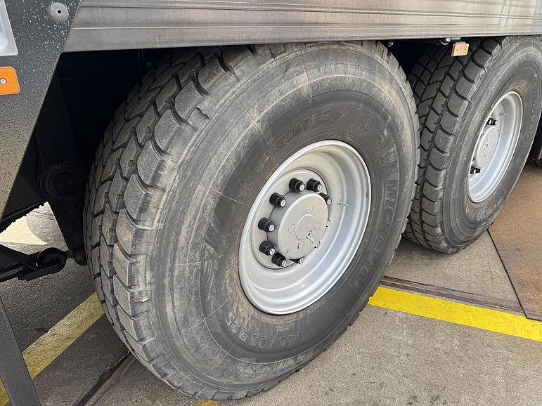 Liebherr LTM 1230-5.1 