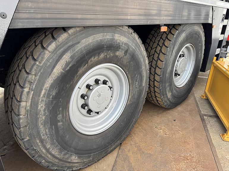 Liebherr LTM 1230-5.1 