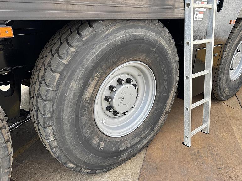 Liebherr LTM 1230-5.1 