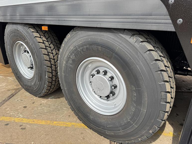 Liebherr LTM 1230-5.1 