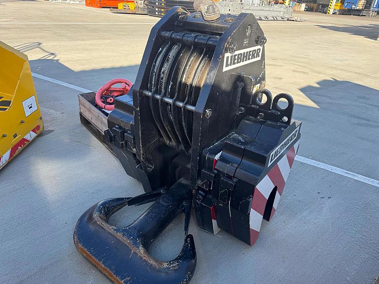 Liebherr LTM 1650-8.1